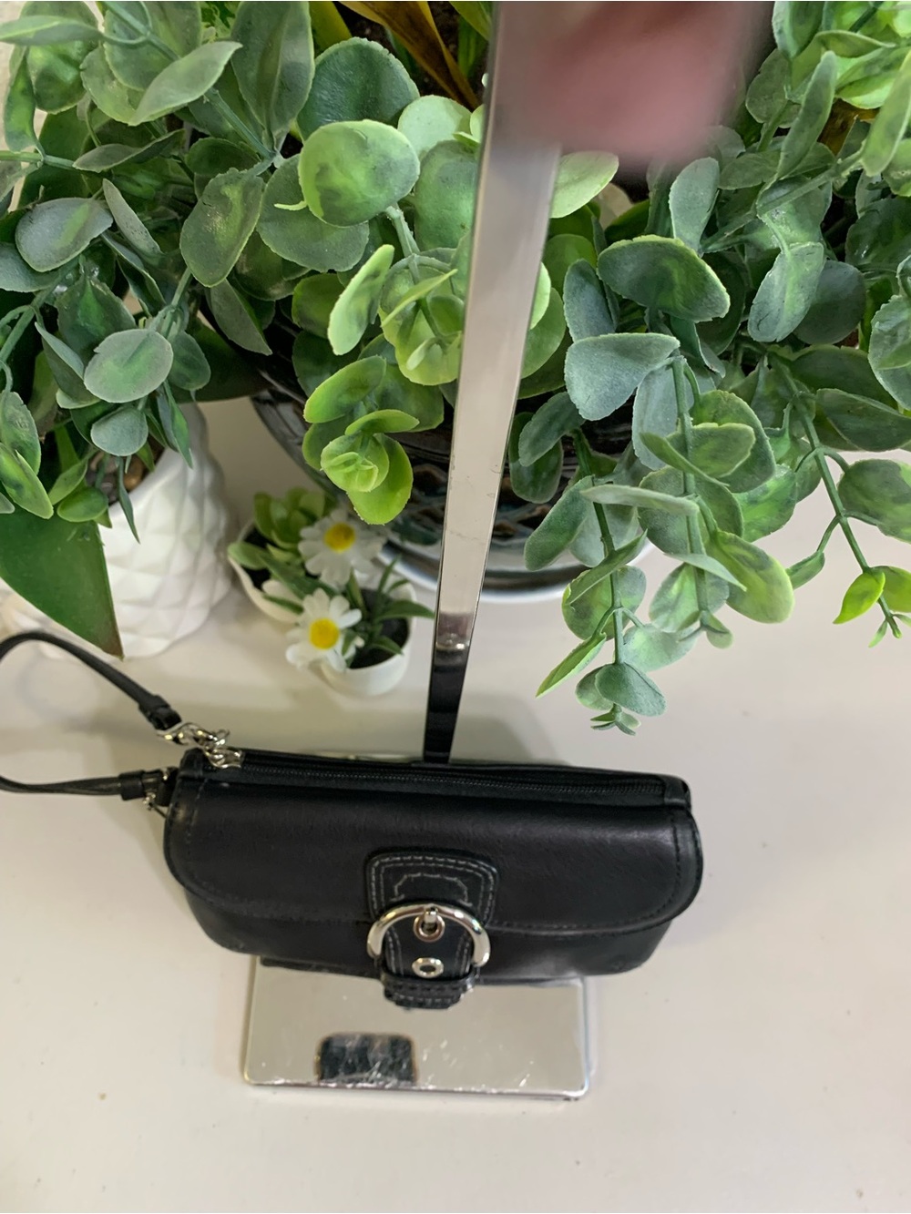 💕💕Coach Black Leather Wristlet Clutch with Buckle Accent - Picture 5 of 11